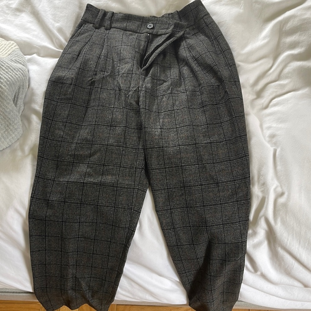 Zara straight leg plaid trousers. Size xs.